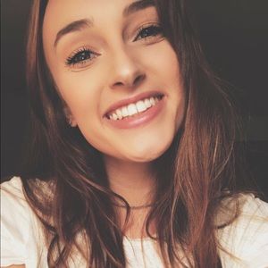 Meet your Posher, Michaela